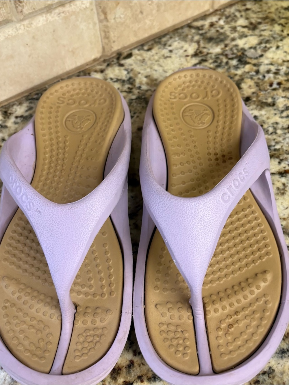 CROCS Women's Lavender/Tan Thong Sandals
